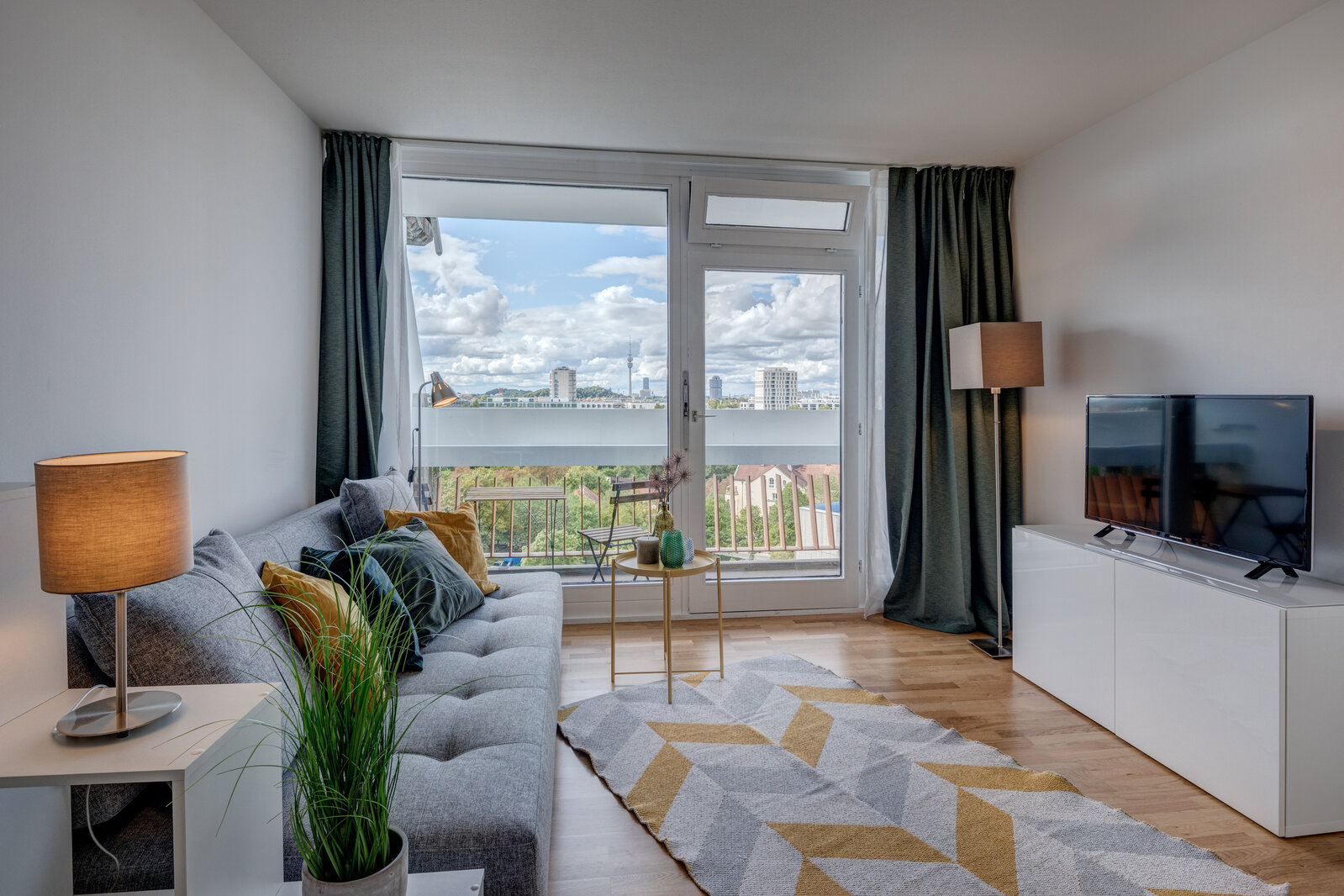 Schwabing-Nord: Chic studio on the 10th floor - Photo 1