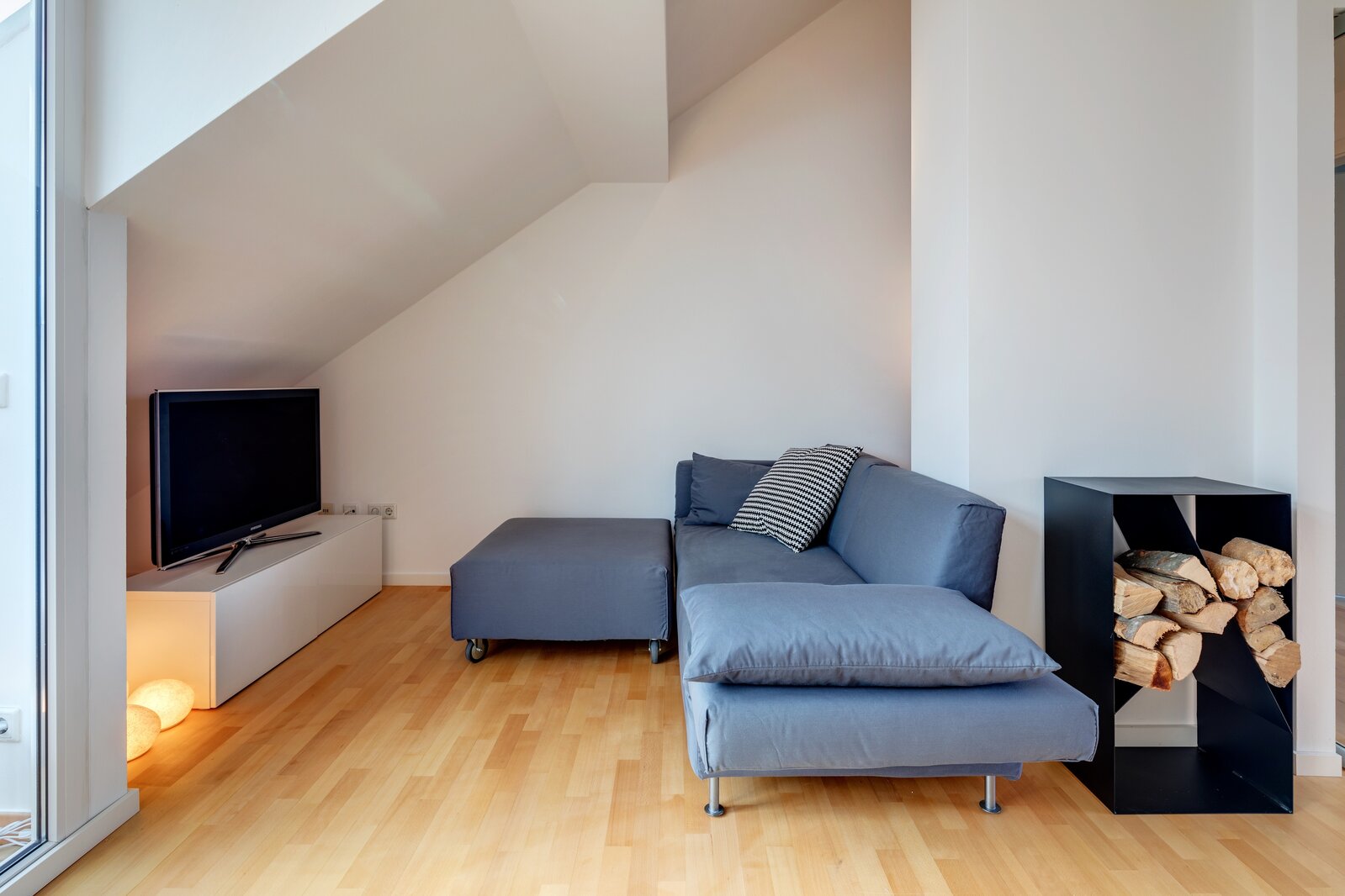 Light-flooded 2-room apartment in Munich-Schwabing - Photo 3