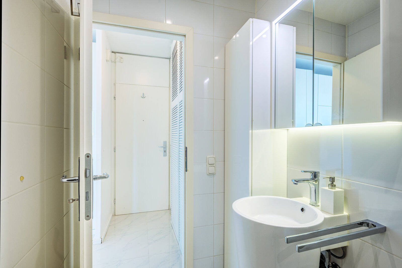 Design apartment for rent with alpine view and pool - Photo 5