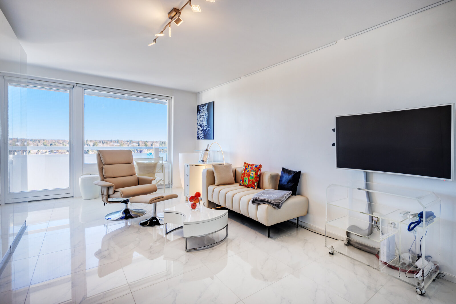 Design apartment for rent with alpine view and pool - Photo 3