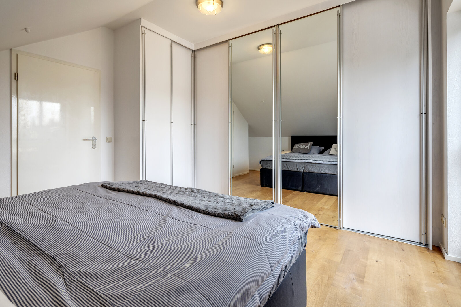 Light-flooded, beautiful 2-room attic apartment - Photo 4