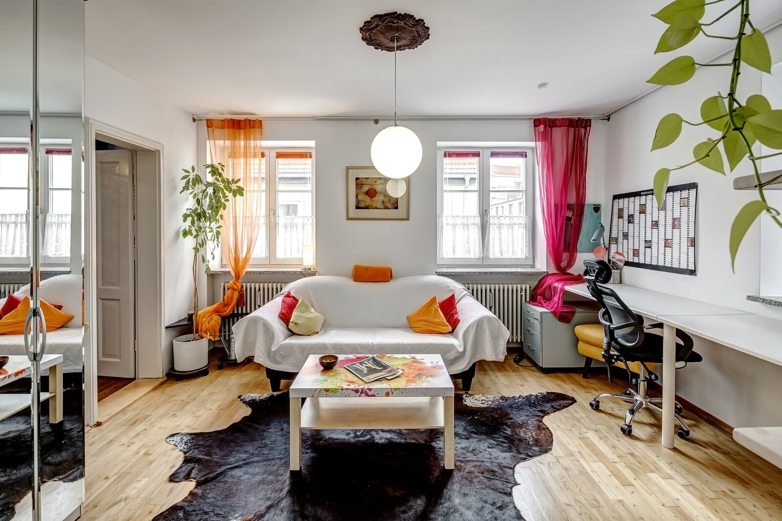 Sunny, nicely furnished apartment with storage room - Photo 3