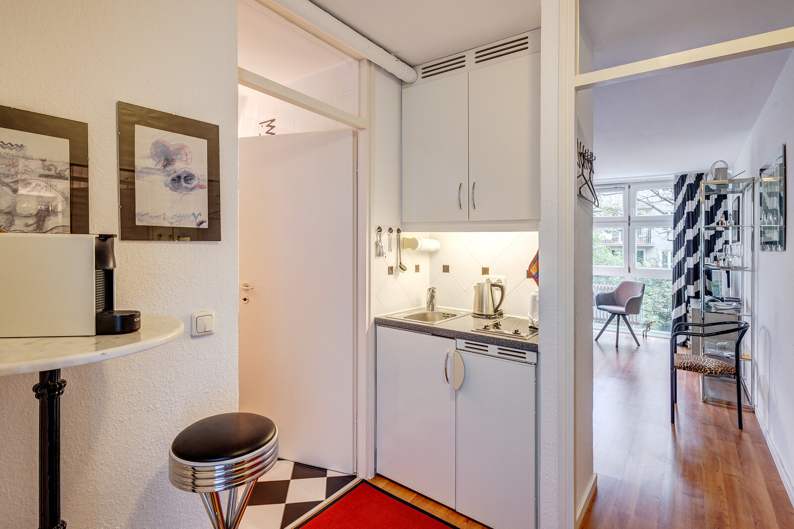 Best location, near university and Leopoldstrasse - Photo 1