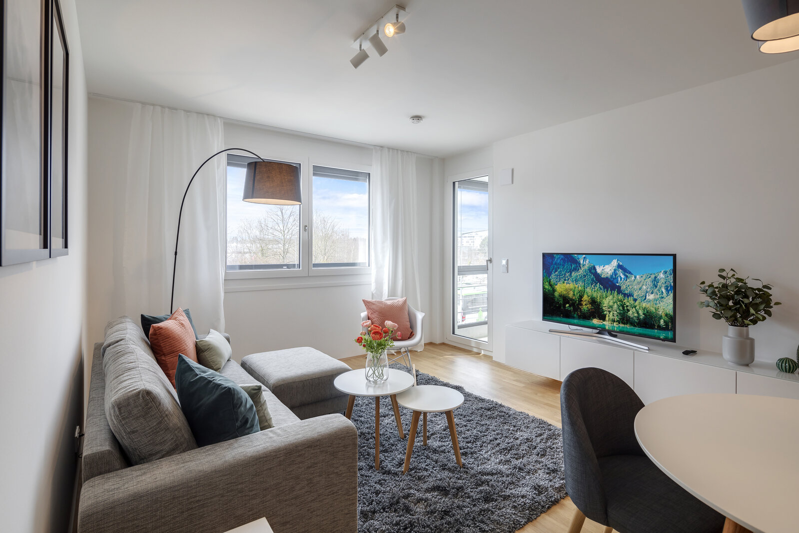 Beautifully furnished 2-room apartment with loggia - Foto 4