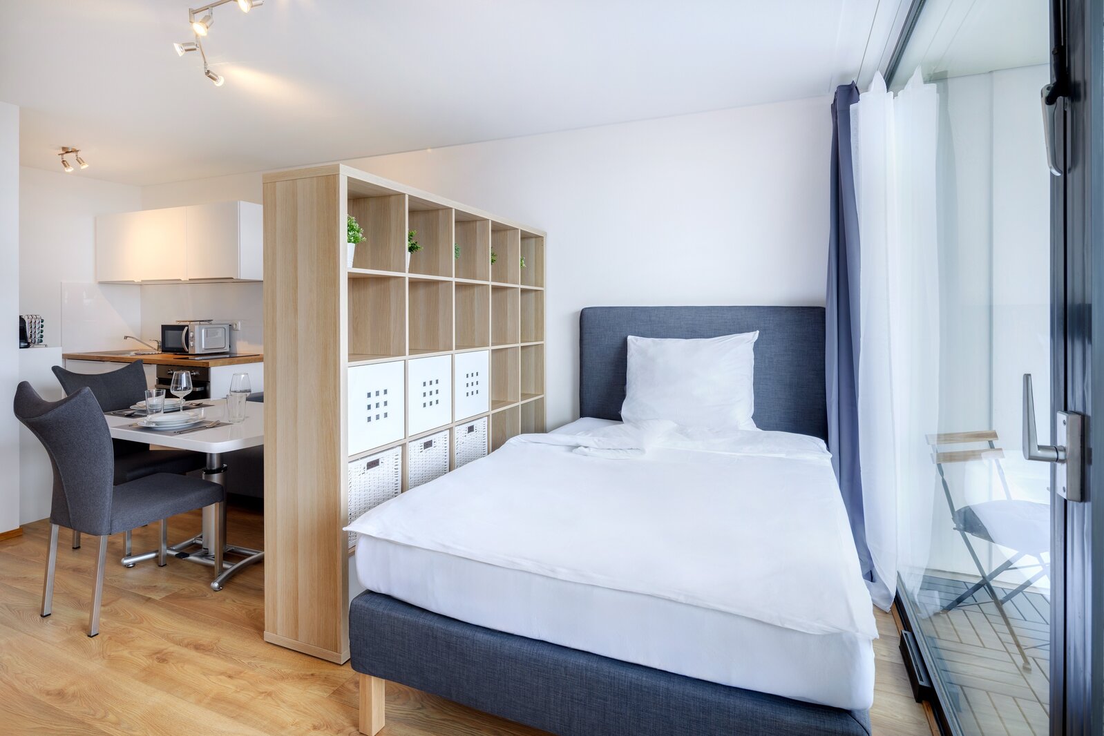 Near BMW: Temporary living in 1-room apartment in Schwabing - Photo 4