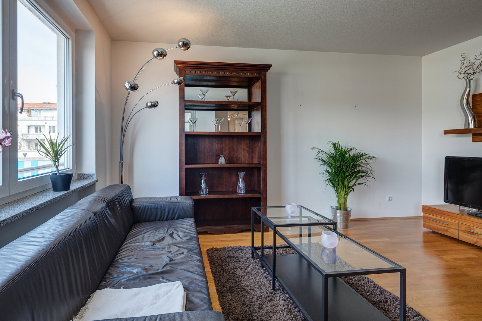 Beautiful 3-room apartment with modern kitchen in Neubiberg - Foto 2