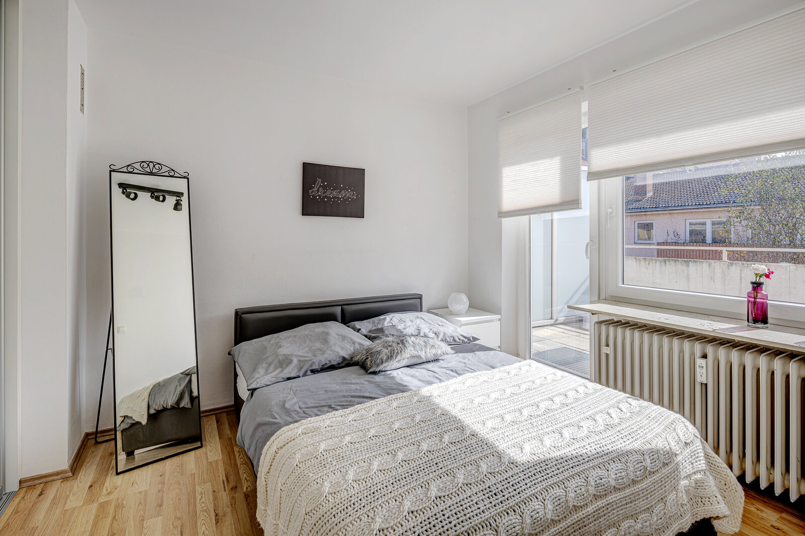 Bright apartment with large roof terrace for rent - Photo 3