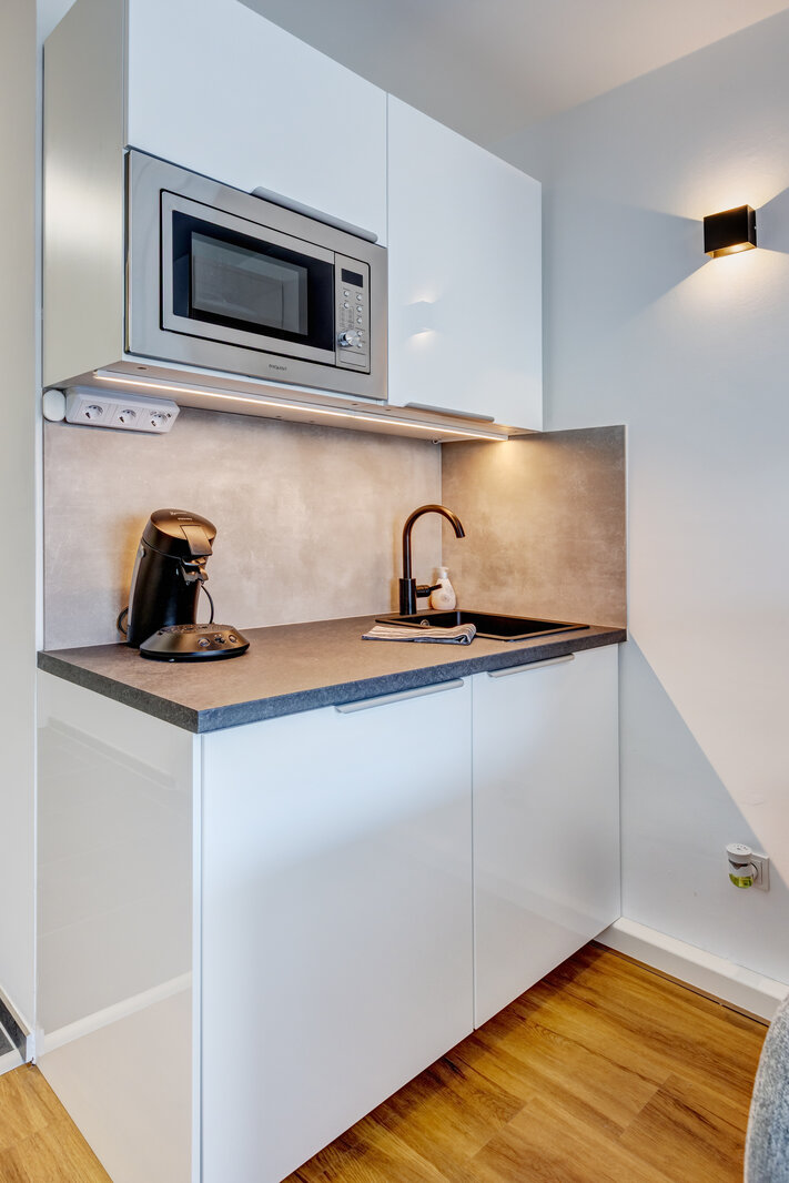 Small, modern and newly renovated 1-room studio apartment in Milbertshofen - Foto 3