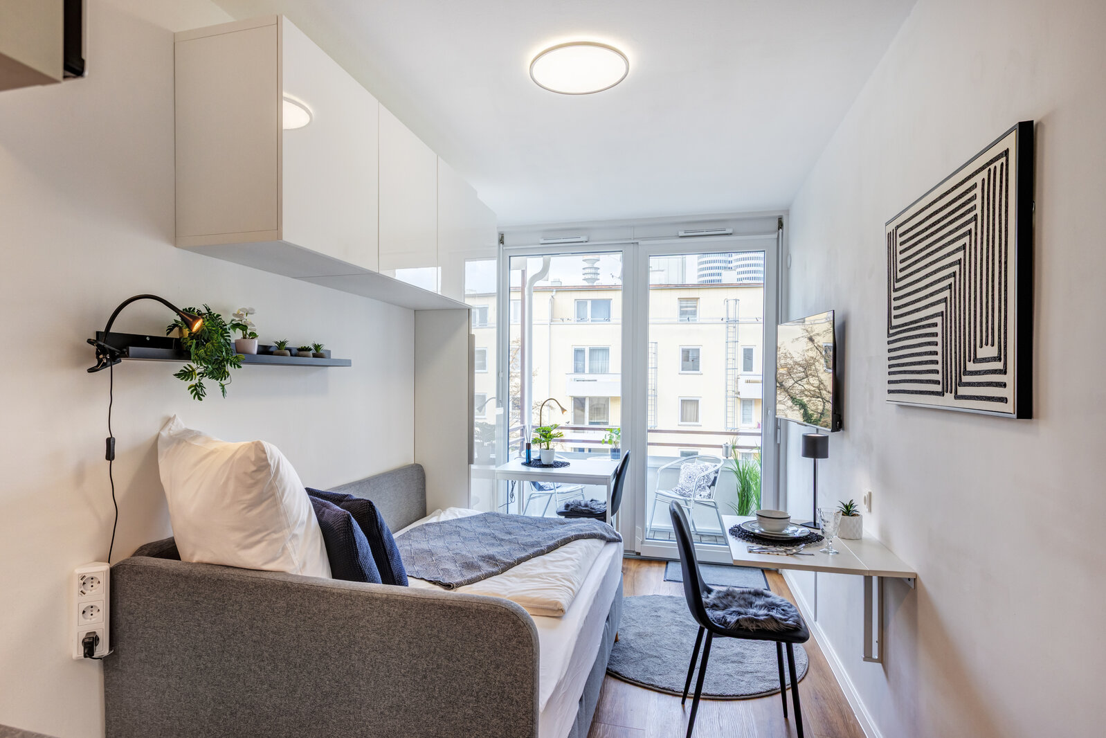 Small, modern and newly renovated 1-room studio apartment in Milbertshofen - Foto 1