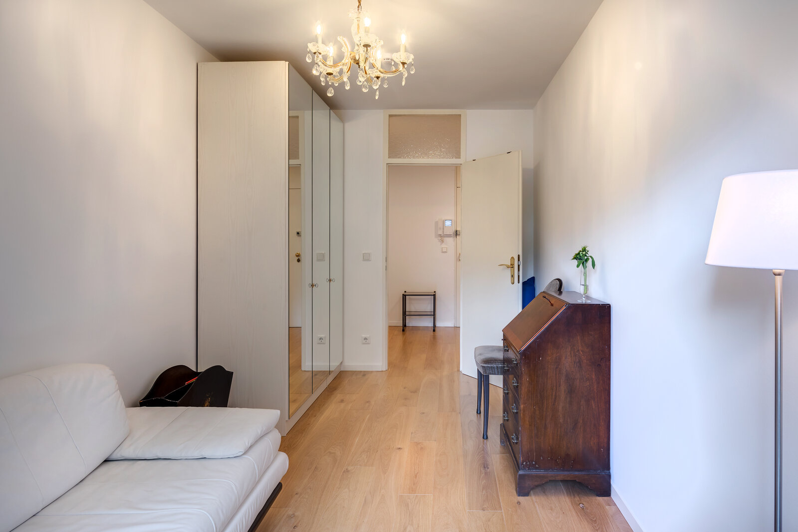 Luxurious 3-room apartment in Herzogpark - Photo 3
