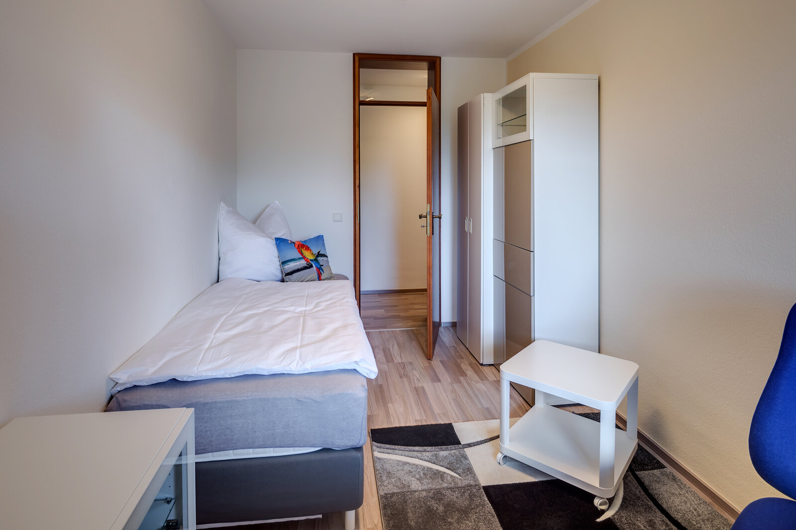 Spacious 3-room apartment with 2 bathrooms - Photo 3