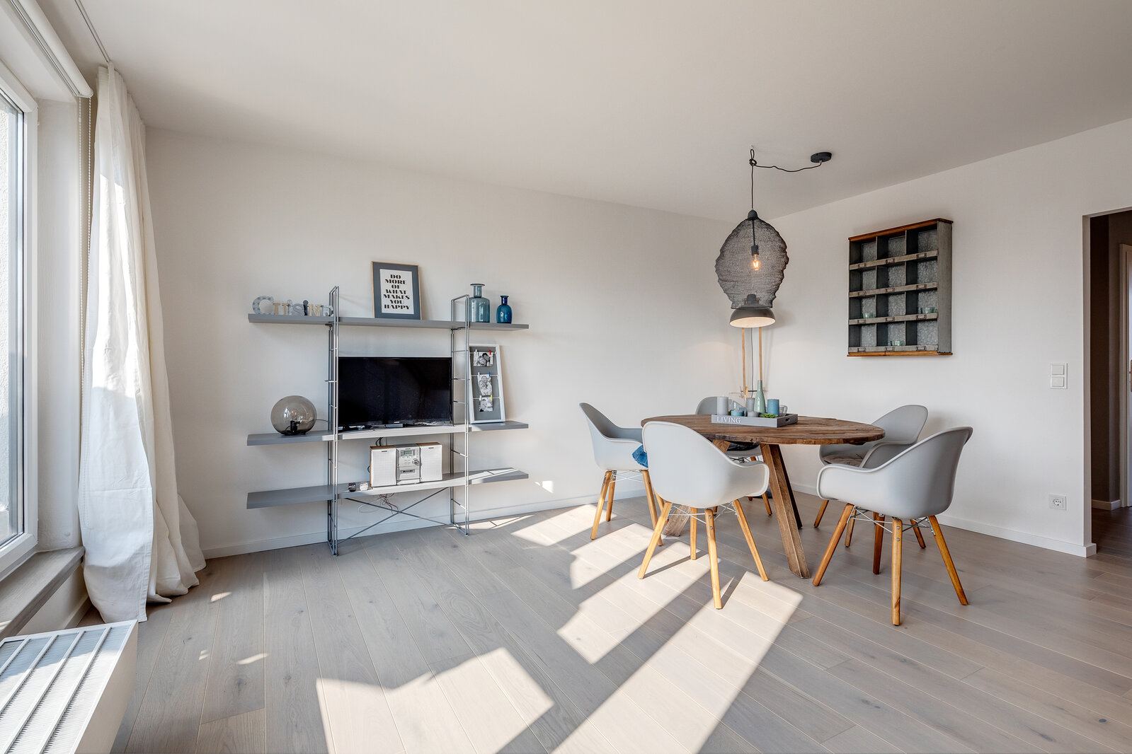 Bright 2-room apartment with two roof terraces - Photo 3