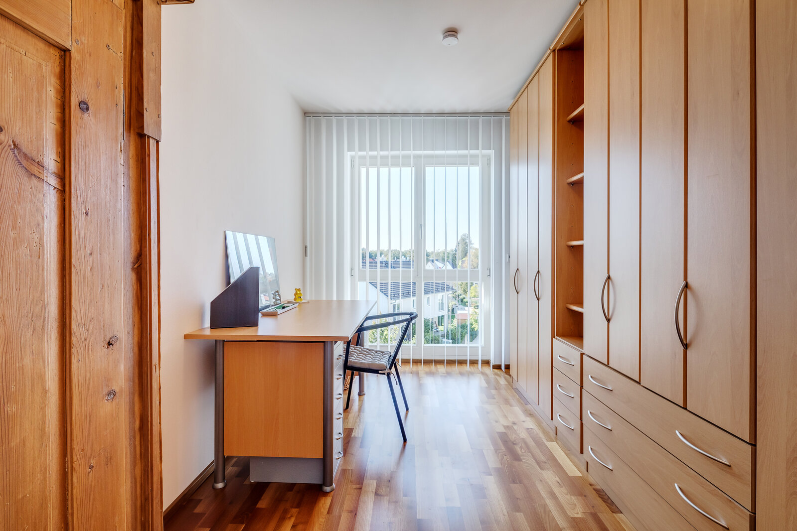 Pretty, furnished 4-room apartment with balcony - Photo 4