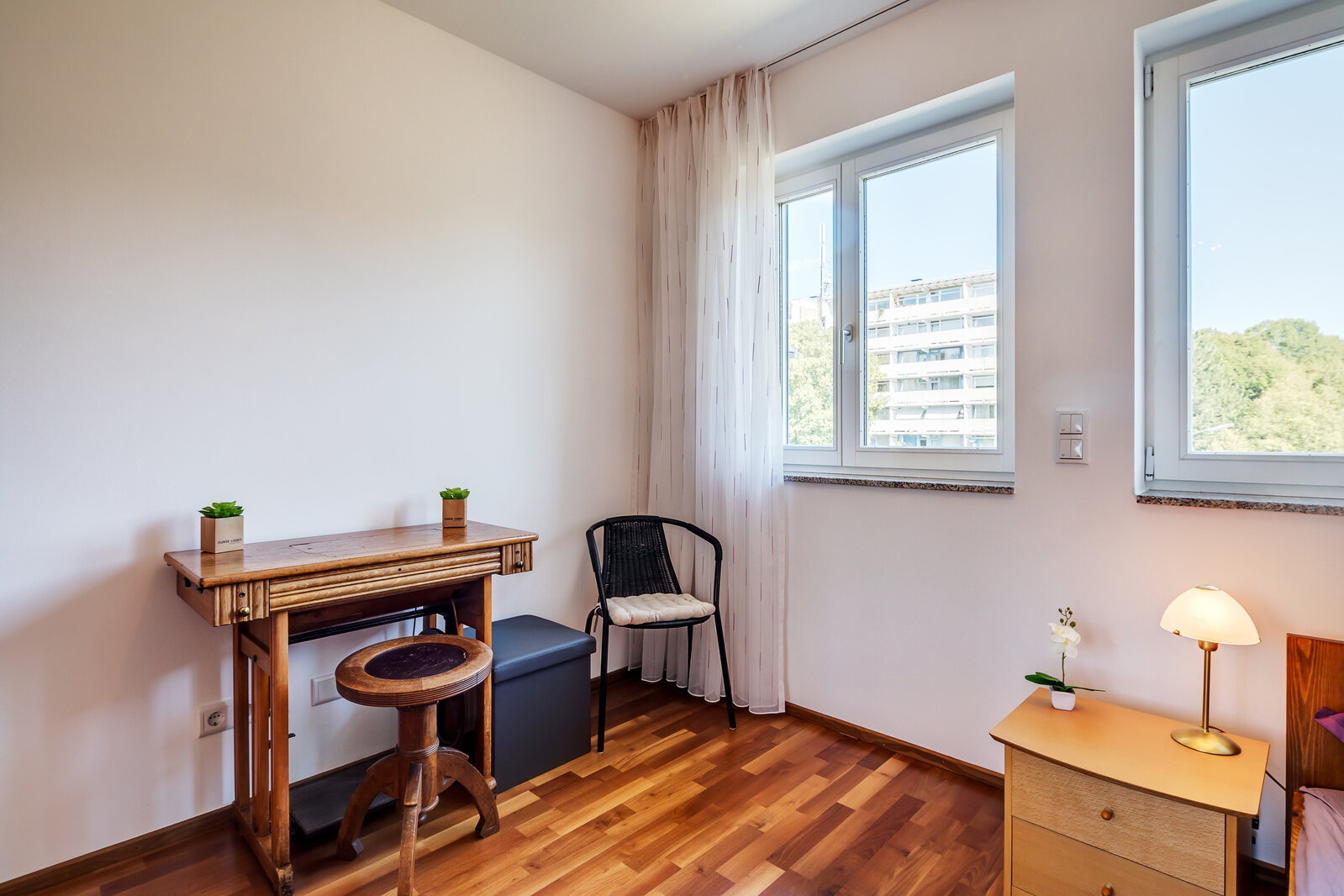 Pretty, furnished 4-room apartment with balcony - Photo 5