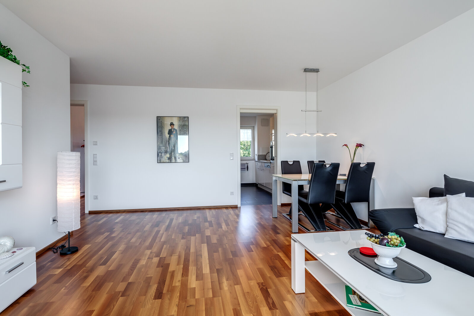 Pretty, furnished 4-room apartment with balcony - Photo 1