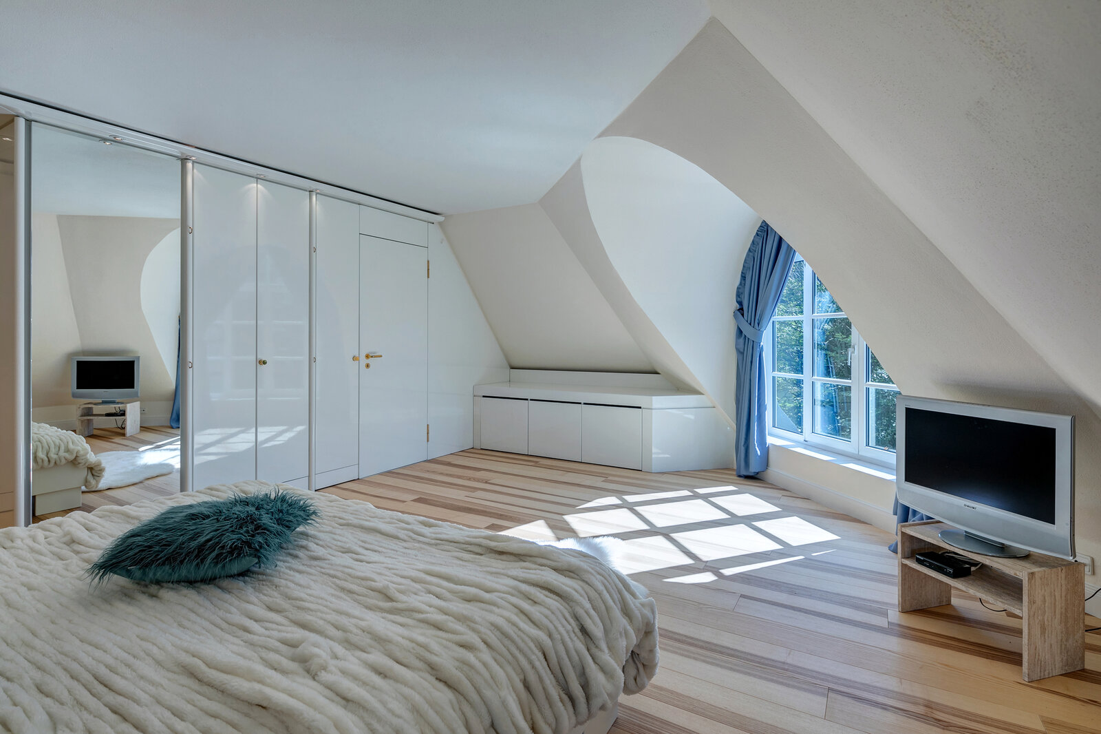 Light-flooded 4.5-room apartment with gallery - Photo 3