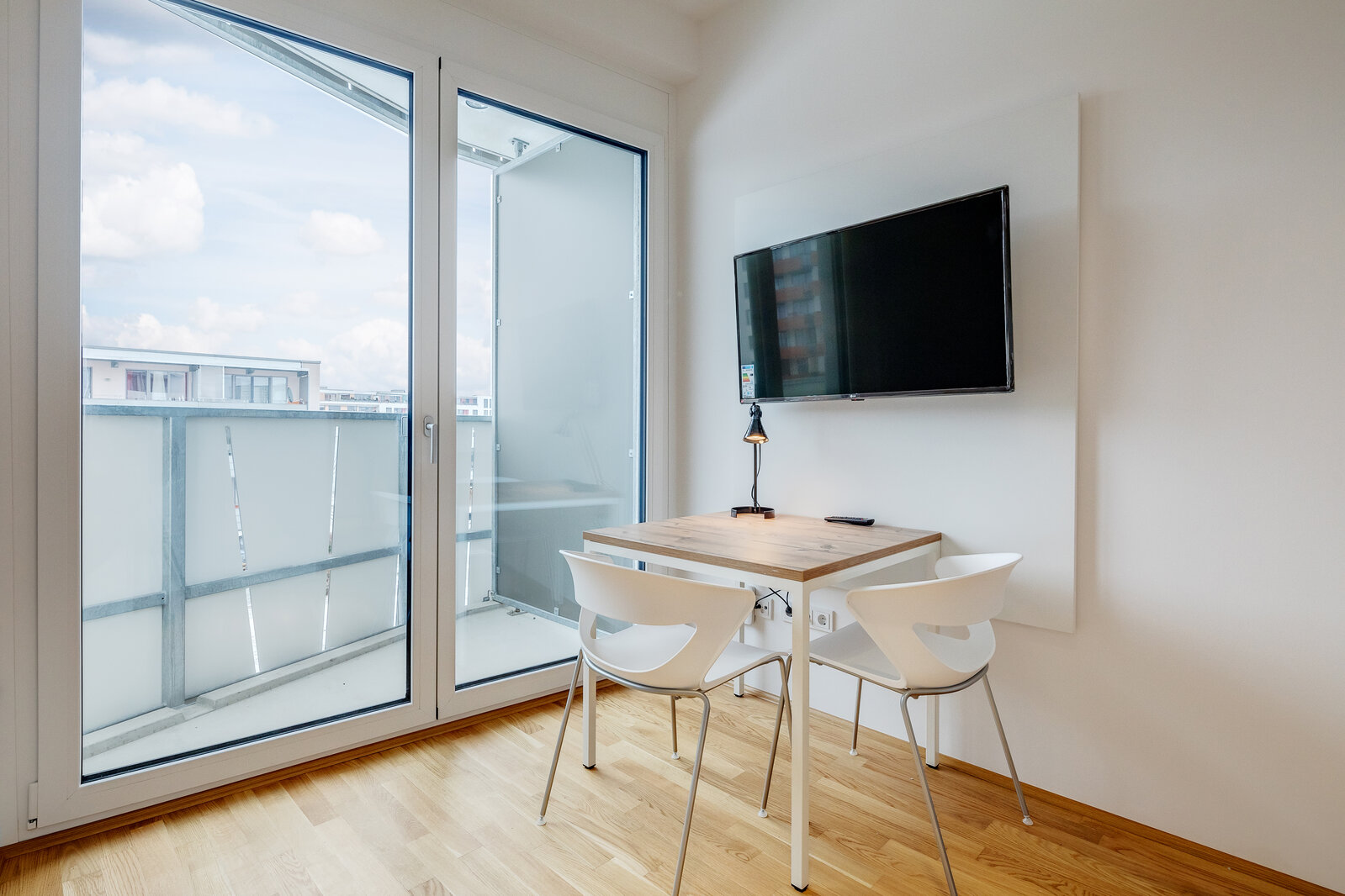 Modern 1-room studio in Munich-Riem - Photo 1