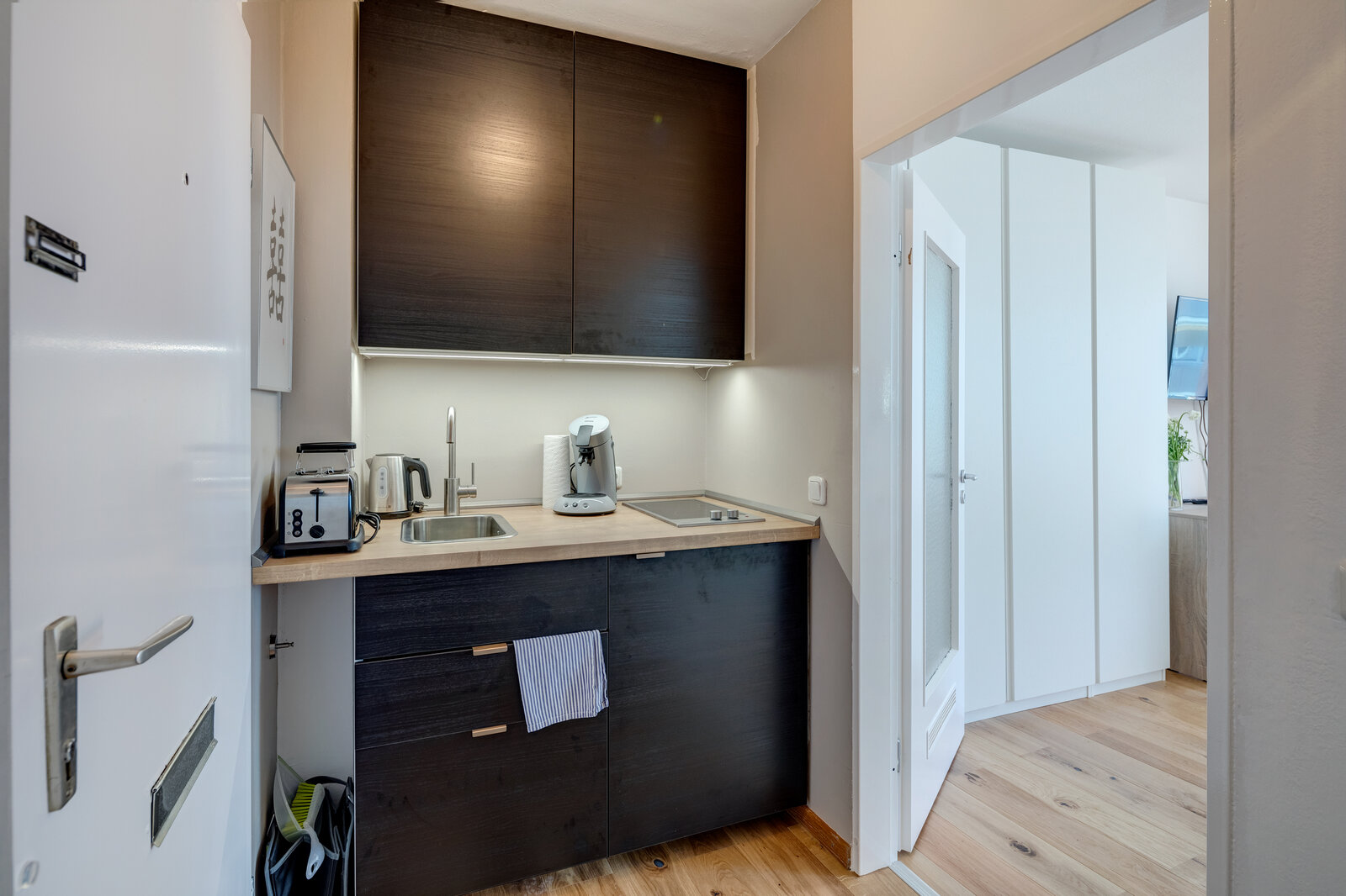 Nice and bright apartment in central location for rent - Photo 4