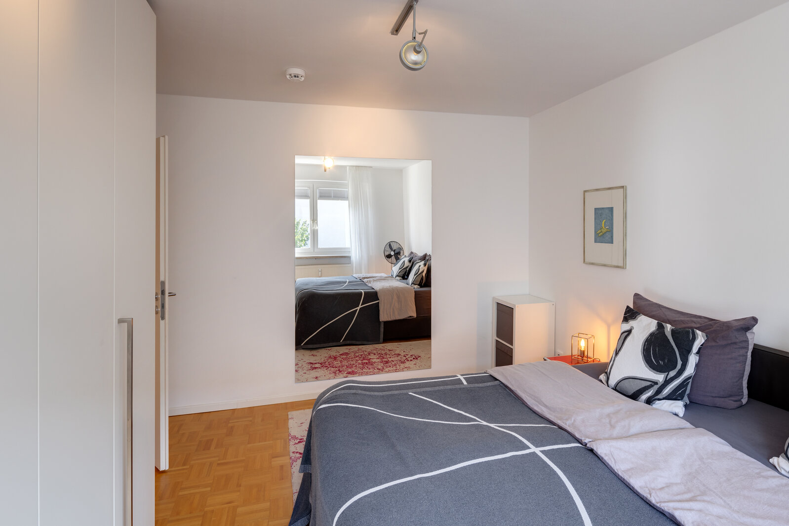 Modern furnished 2-room apartment for rent - Photo 4