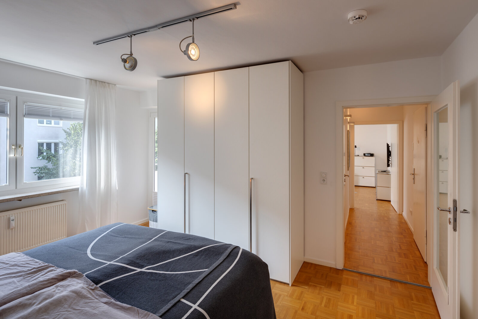 Modern furnished 2-room apartment for rent - Photo 5