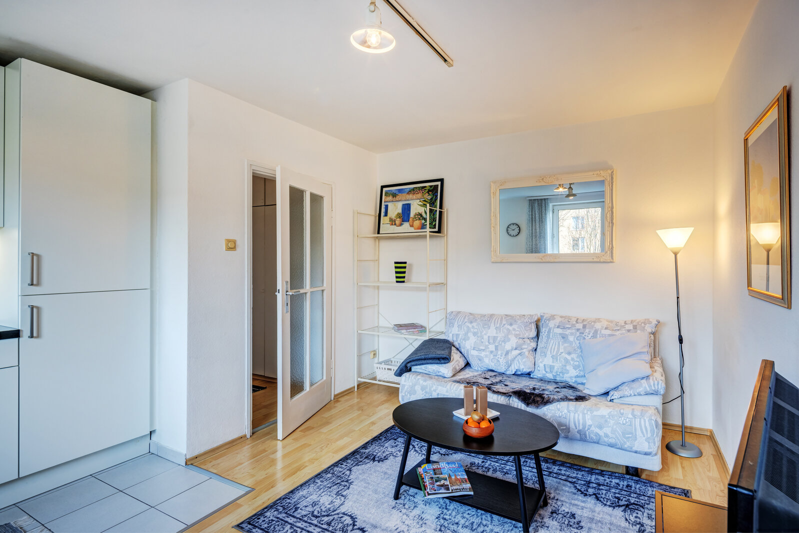 Comfortable 2-room apartment near Böhmerwaldplatz (U4) - Photo 2