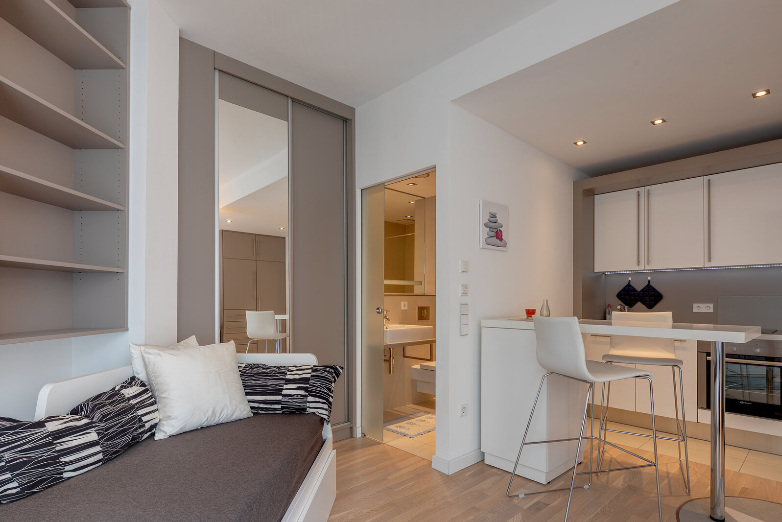 Modernly furnished 1-room apartment for rent - Foto 4