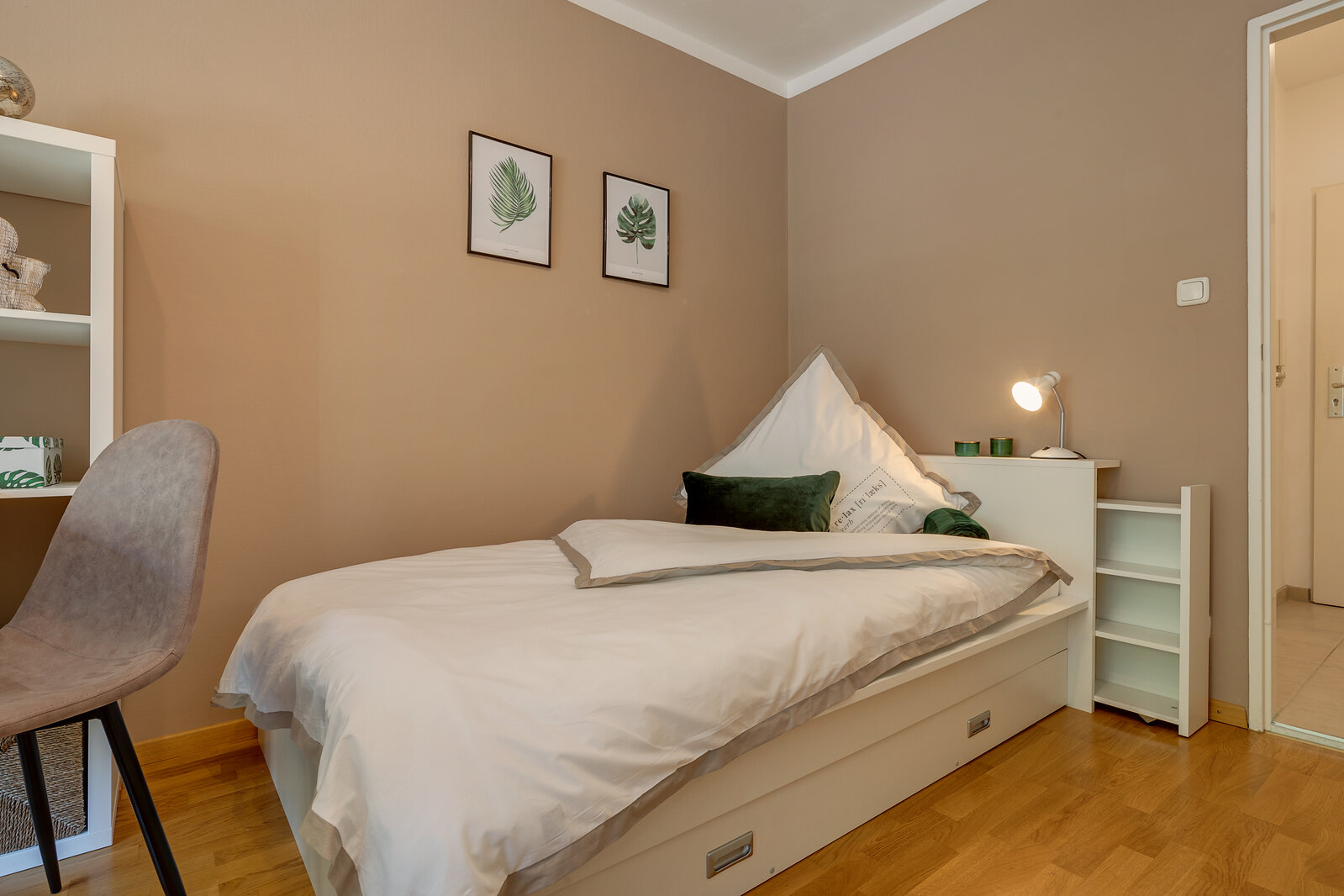 Bright ground-floor apartment near the Isar flood banks - Photo 1