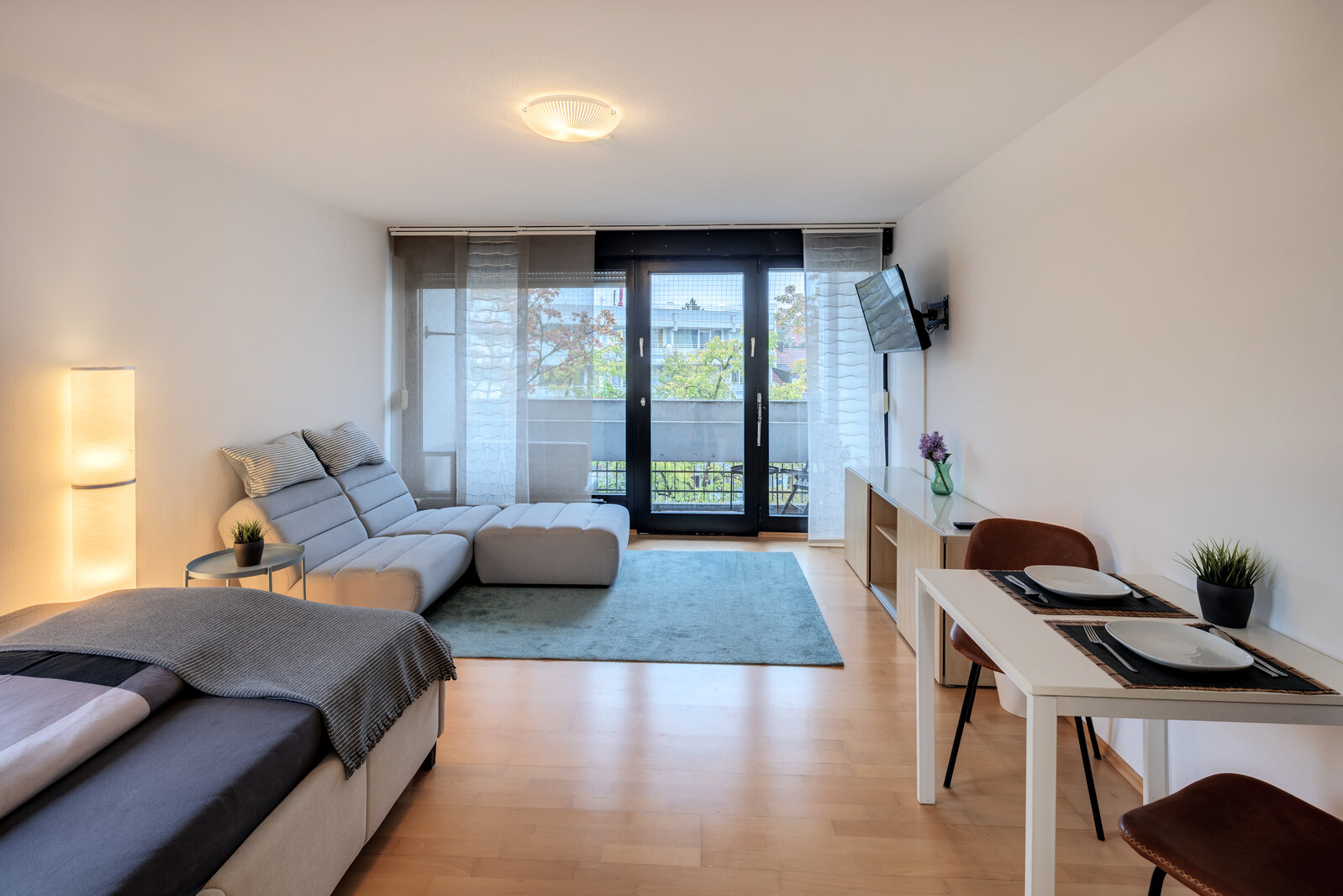 Furnished apartment with balcony at the Olympiapark - Photo 1