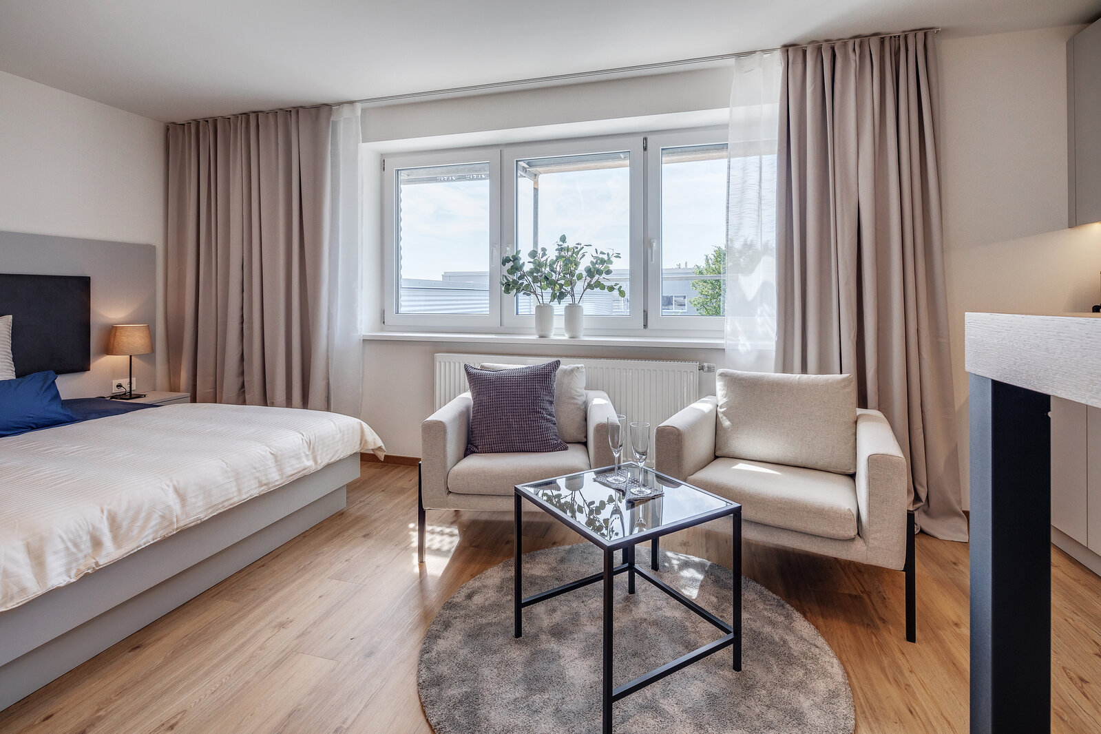 High-quality furnished apartment for rent - Photo 3