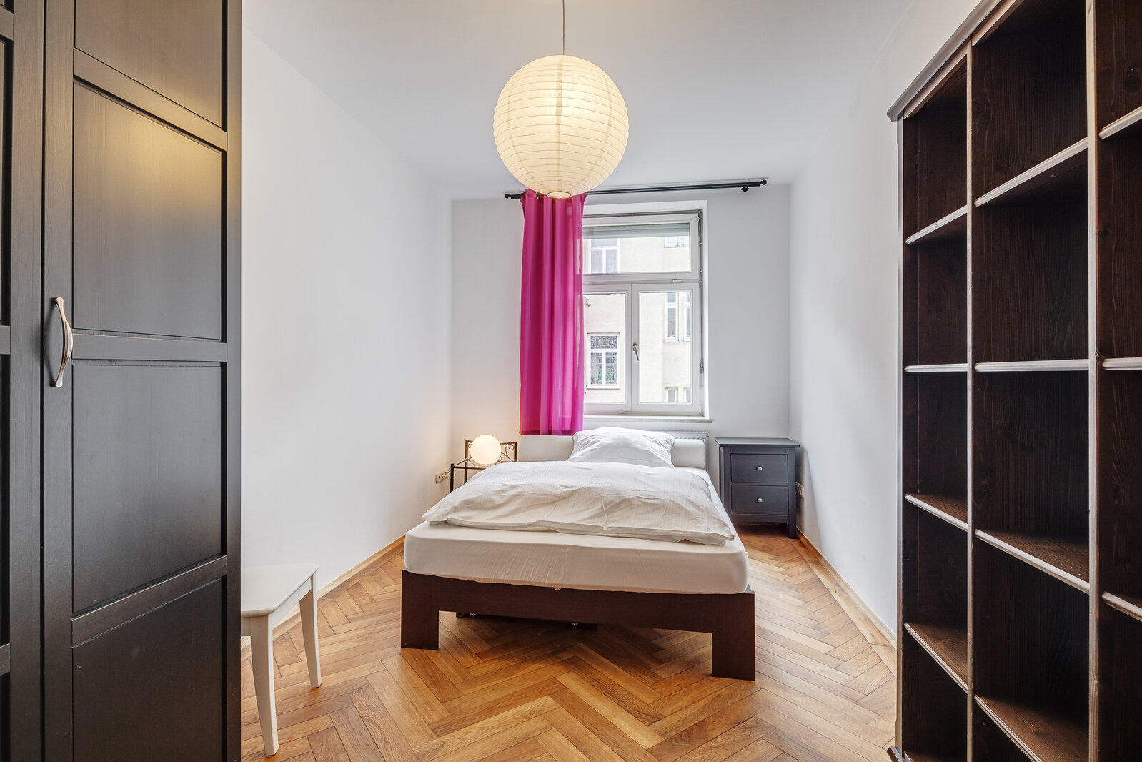 Attractive period apartment in popular location - Photo 3