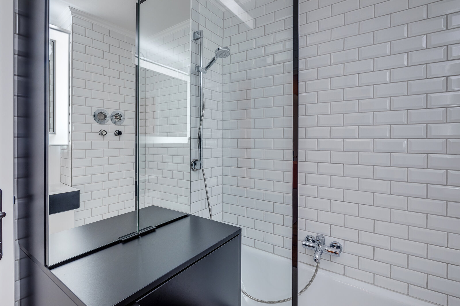 Beautiful designer apartment in prime location Bogenhausen - Photo 3