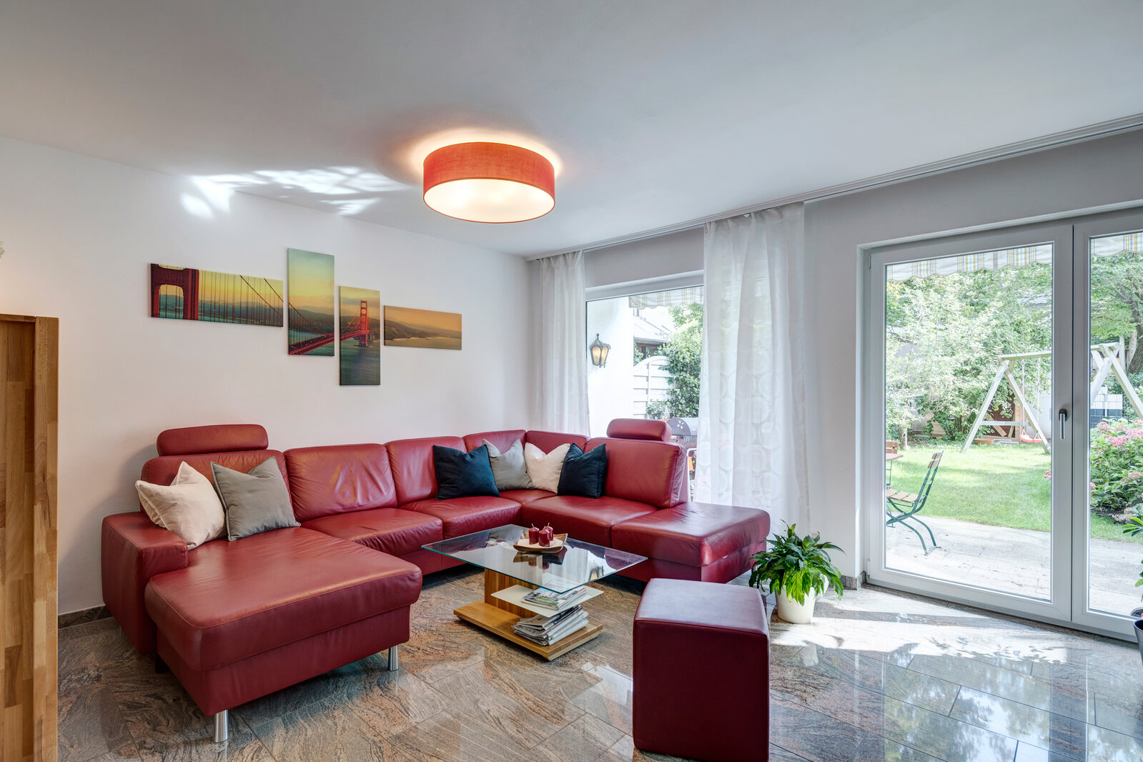 Furnished mid-terrace house in Moosach for rent - Photo 1