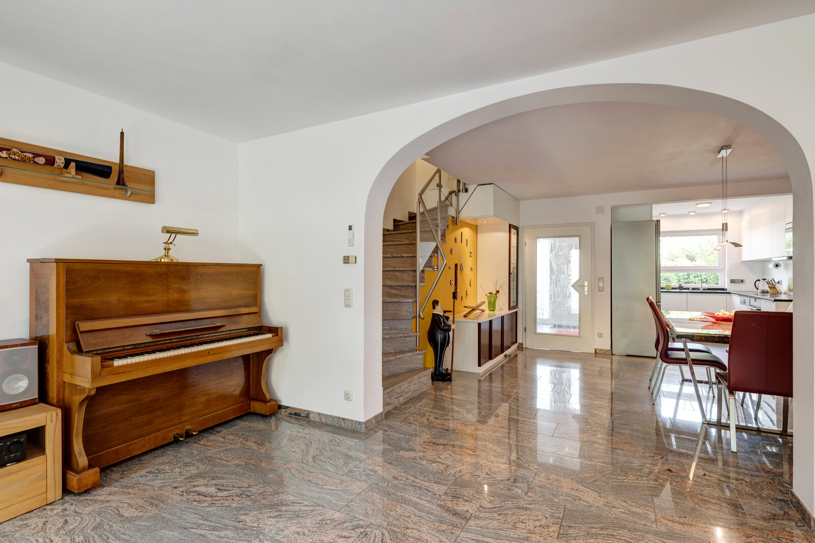 Furnished mid-terrace house in Moosach for rent - Photo 3