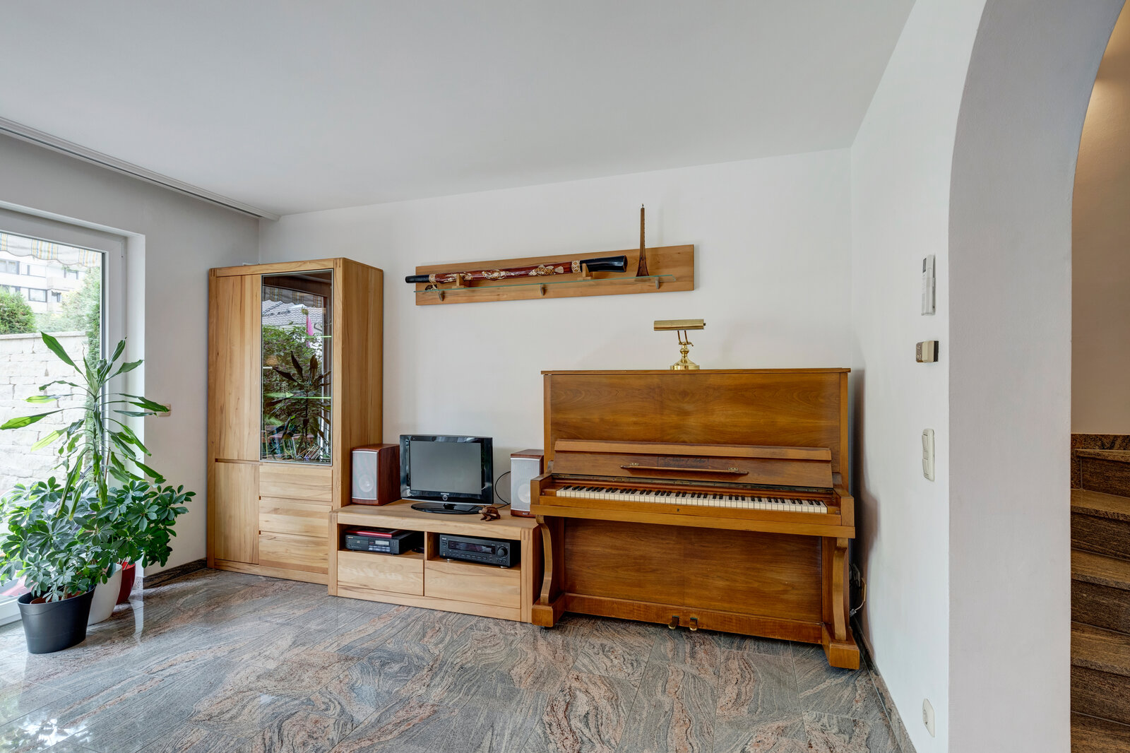 Furnished mid-terrace house in Moosach for rent - Photo 2