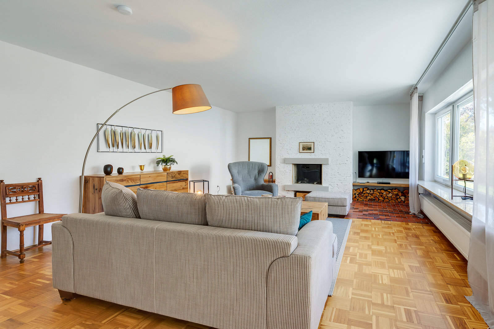 Modern, renovated and fully furnished bungalow - Photo 3