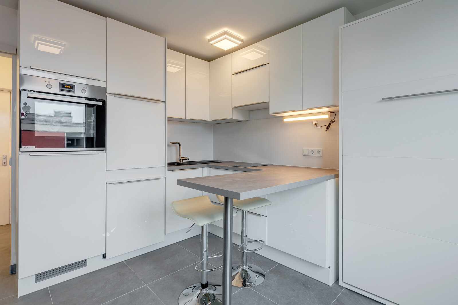 Lovely, bright apartment for rent - Photo 5
