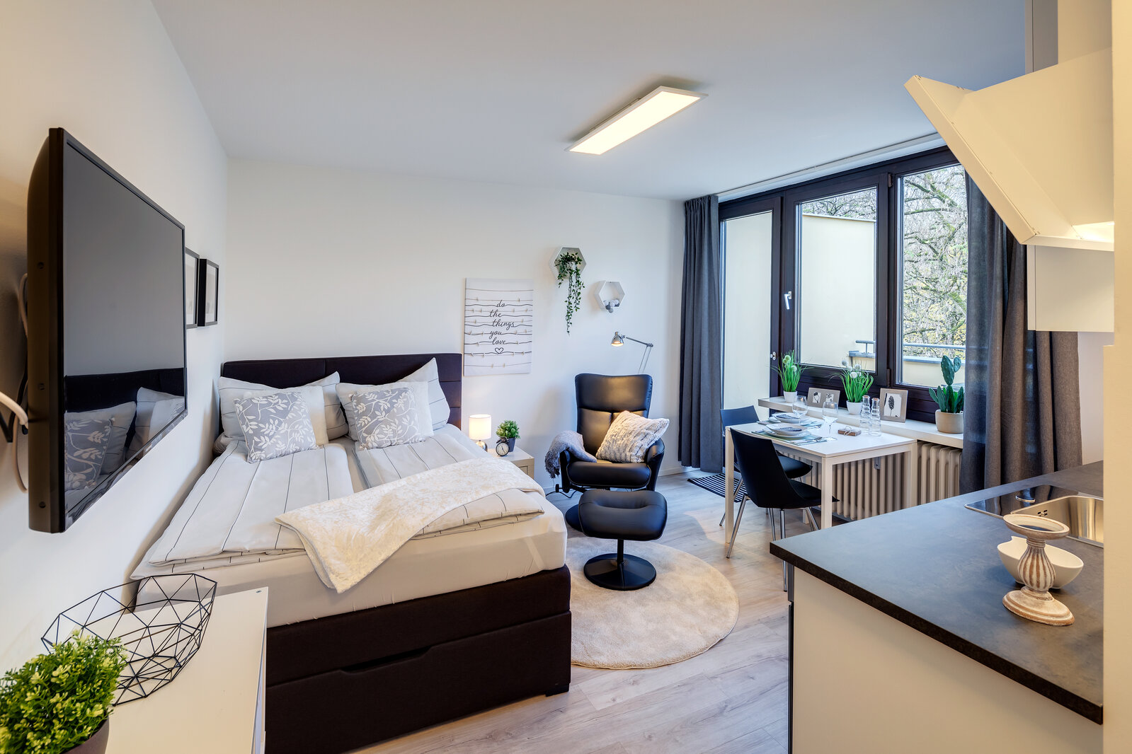 Modern, bright apartment for rent in Solln - Photo 3