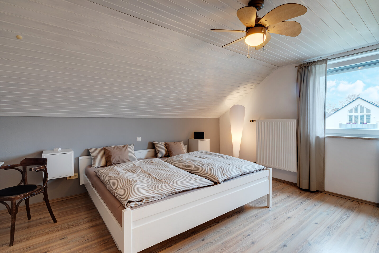 Bright attic apartment in Lerchenau - Foto 5
