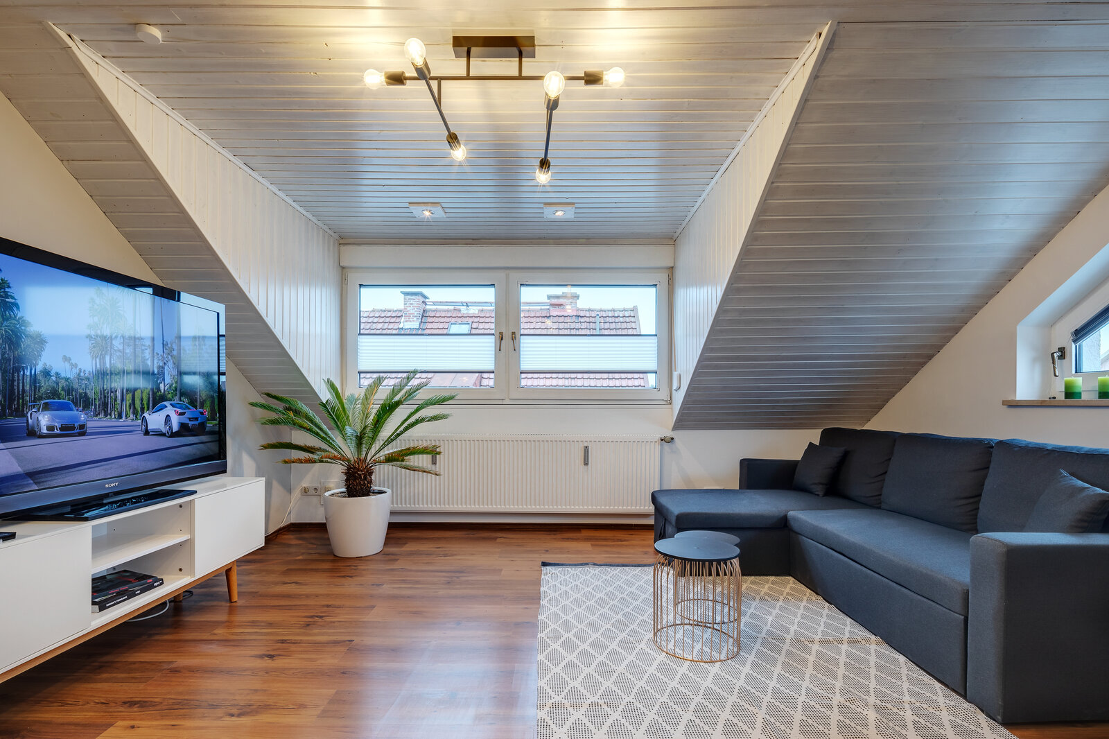 Bright attic apartment in Lerchenau - Foto 3