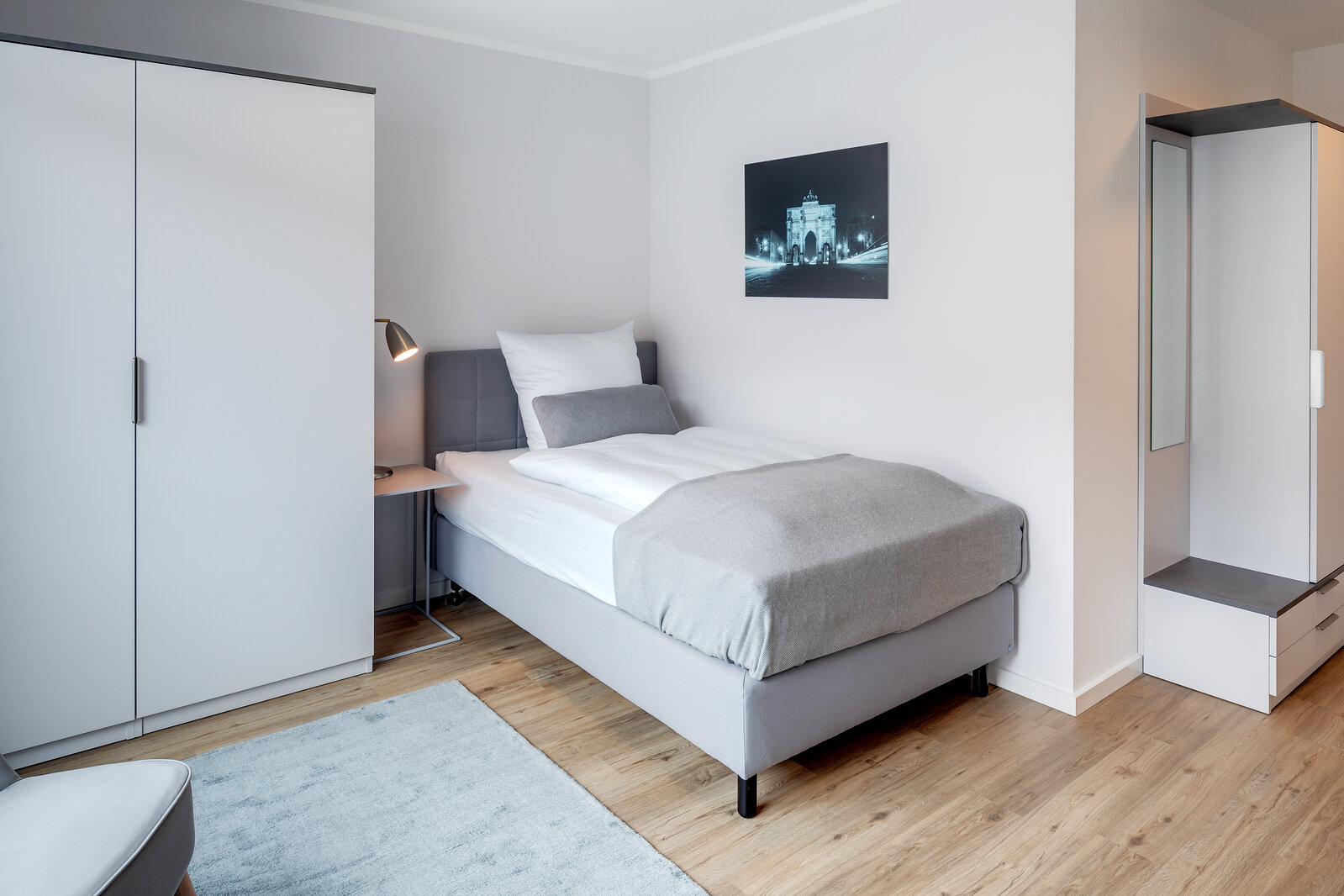 First occupancy: Modern apartment with balcony - Photo 1