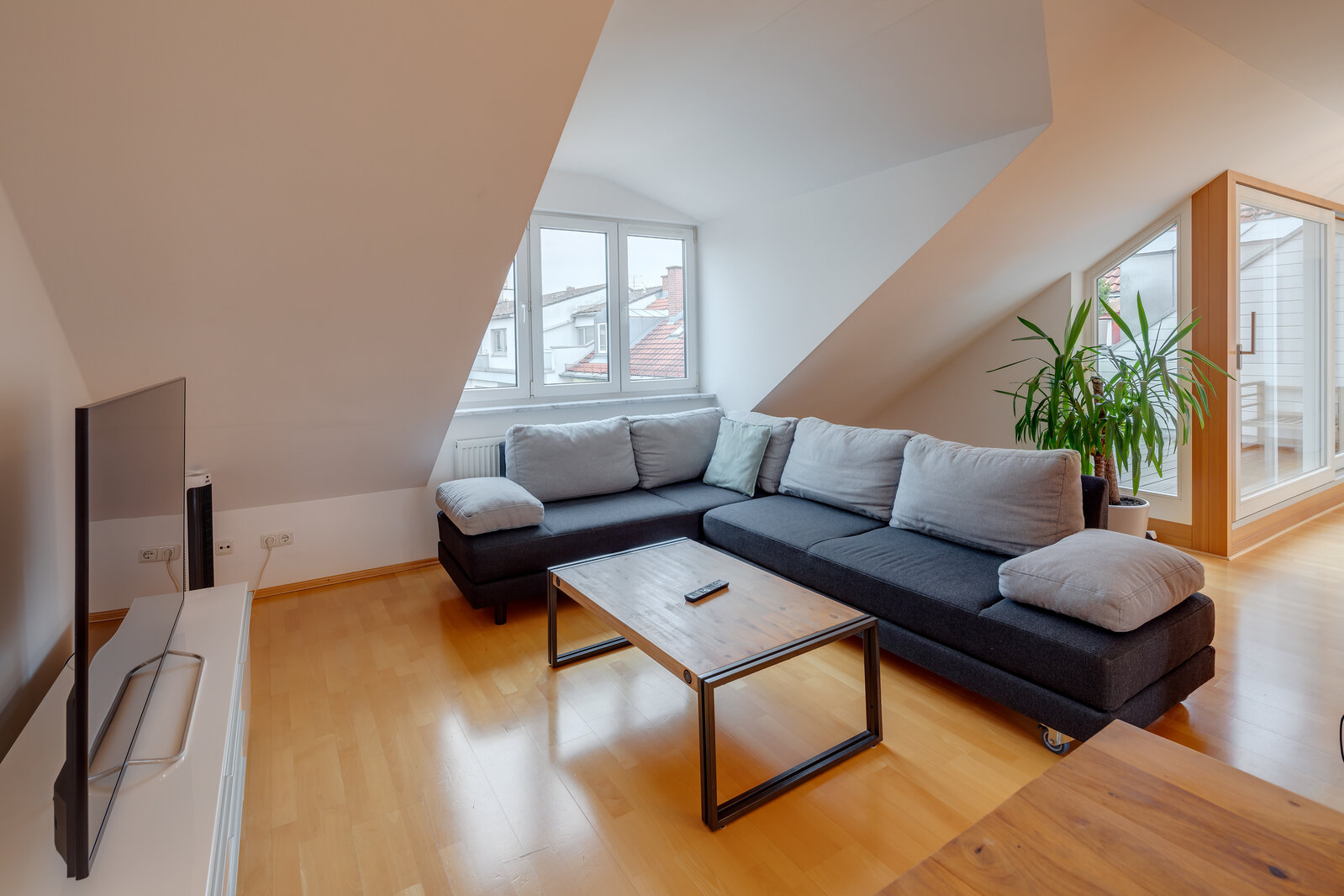 Comfortable 3-room apartment with roof loggia - Foto 3