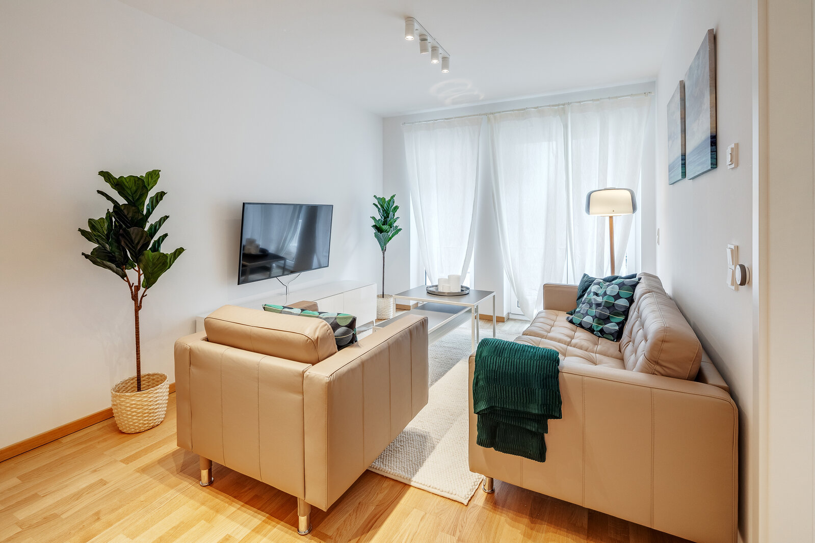 Attractive, modern apartment in the university district - Photo 3