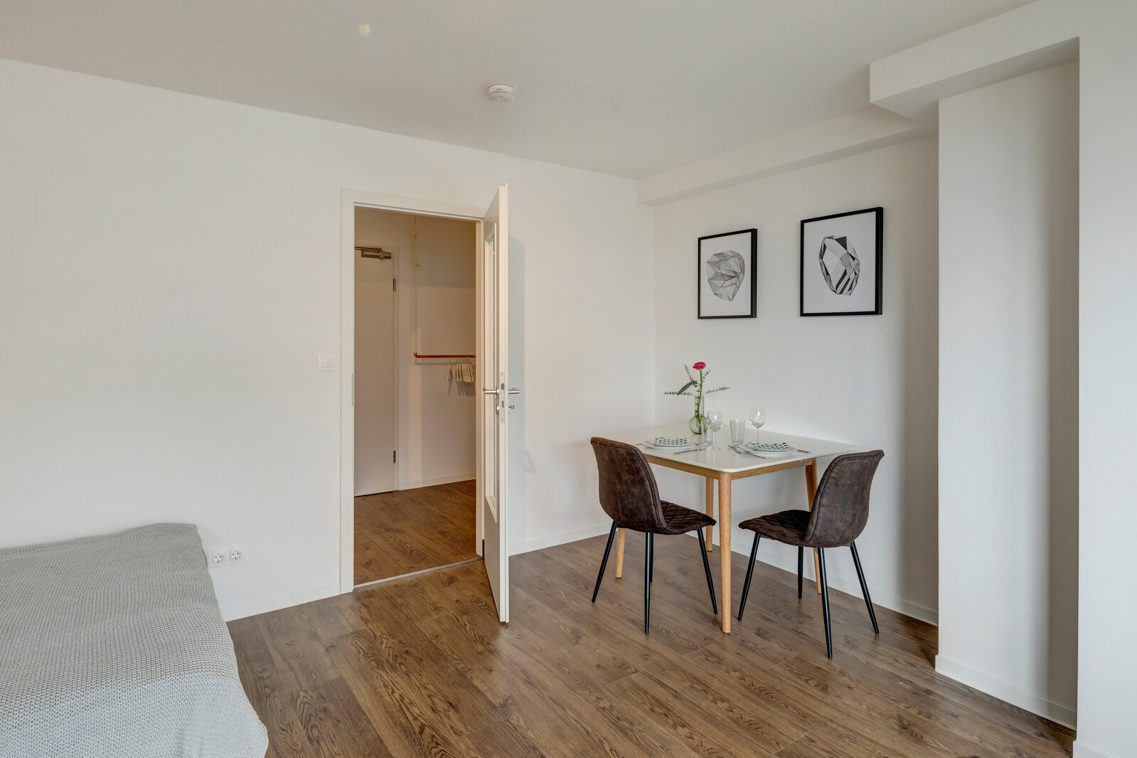 Modernly furnished apartment for rent - Photo 3