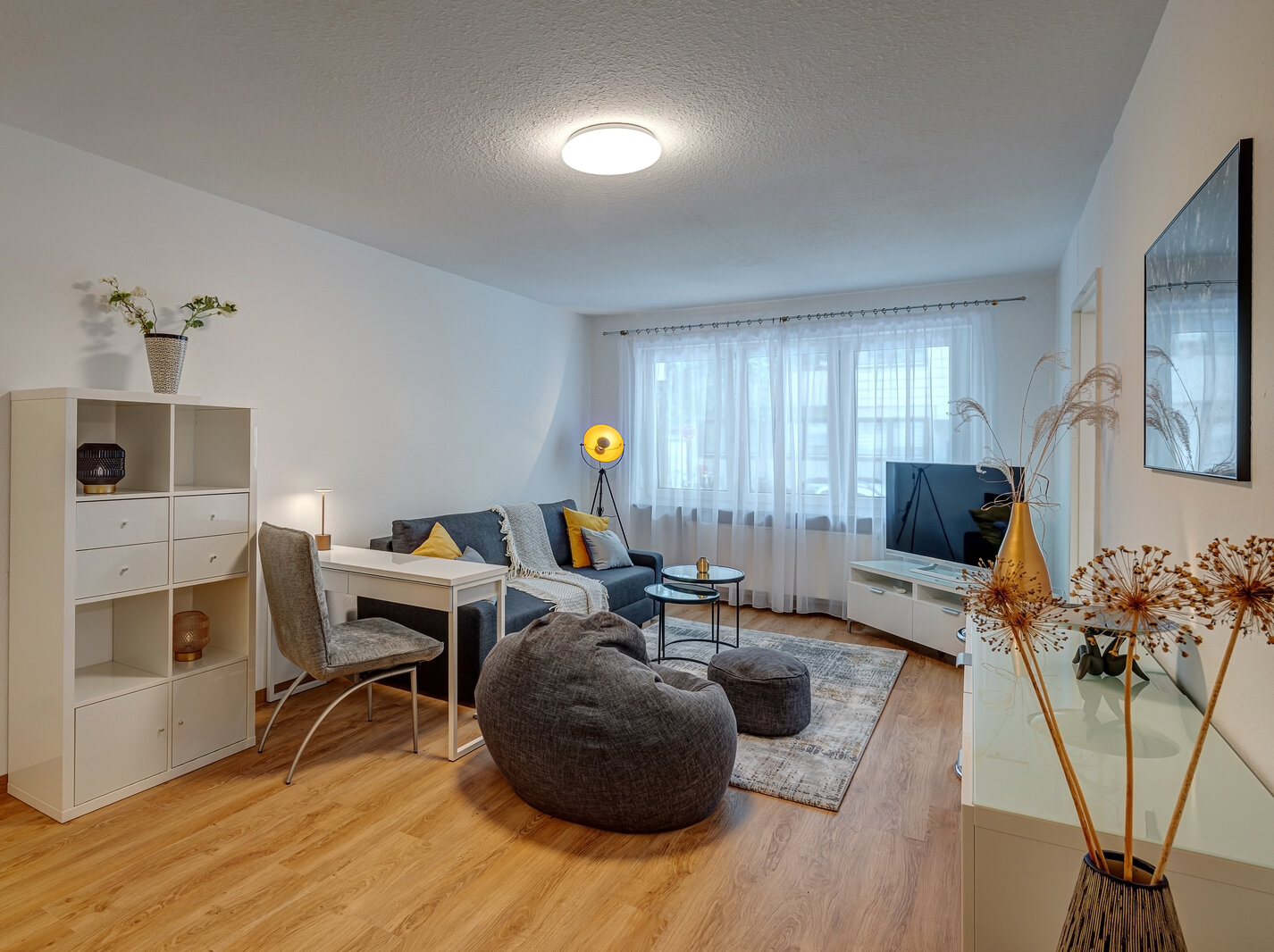 Spacious 3-room ground-floor apartment for rent - Photo 2