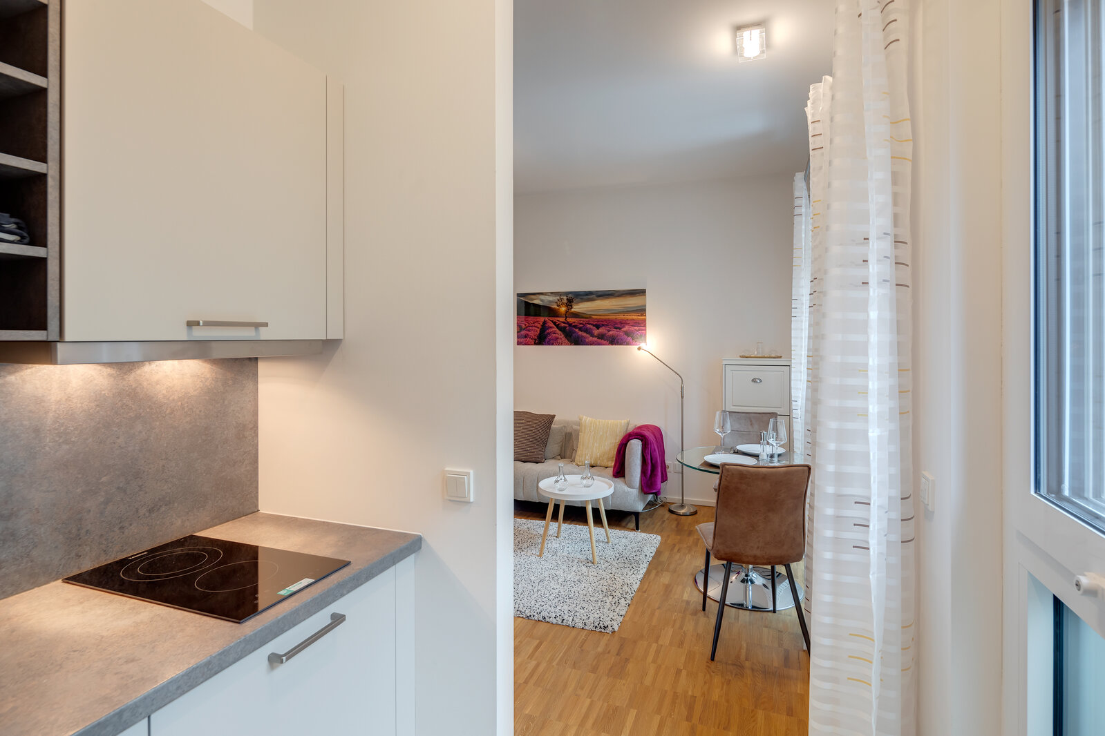 New construction from 2019 near Pariser Platz - Photo 2