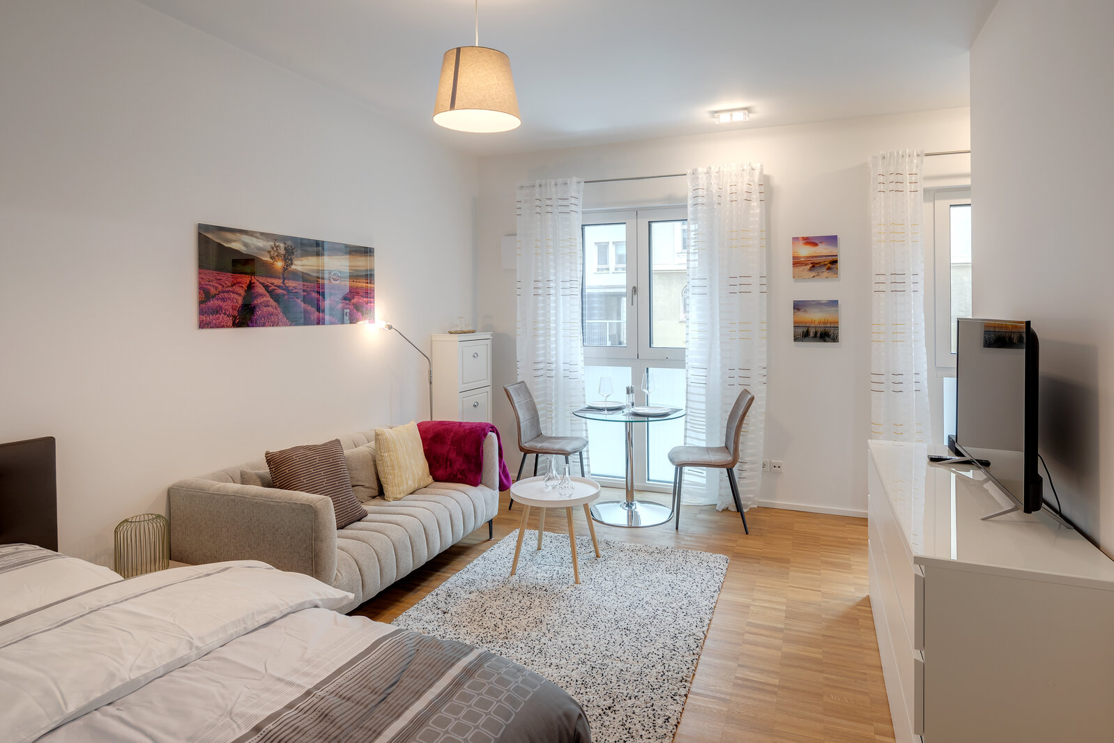 New construction from 2019 near Pariser Platz - Photo 3