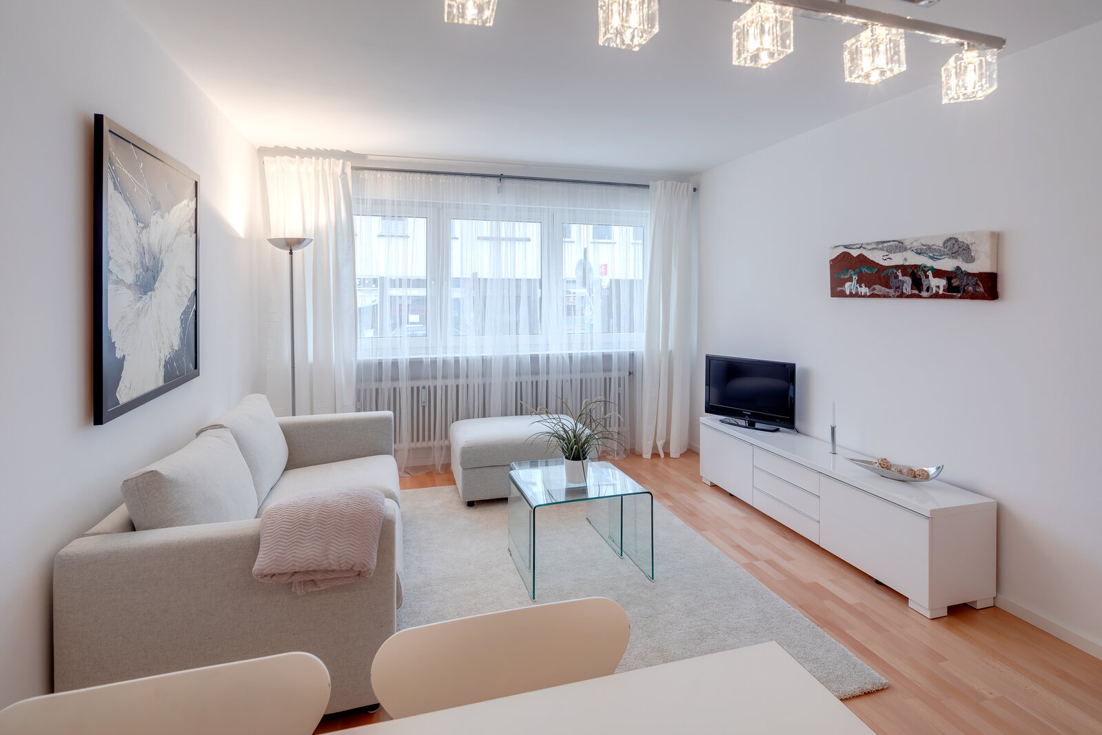 Good location near subway station U1 Silberhornstraße - Photo 2