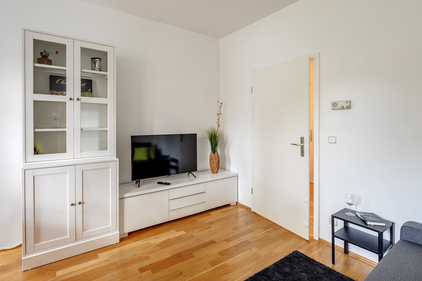 Furnished rental with two bedrooms in good location - Photo 2