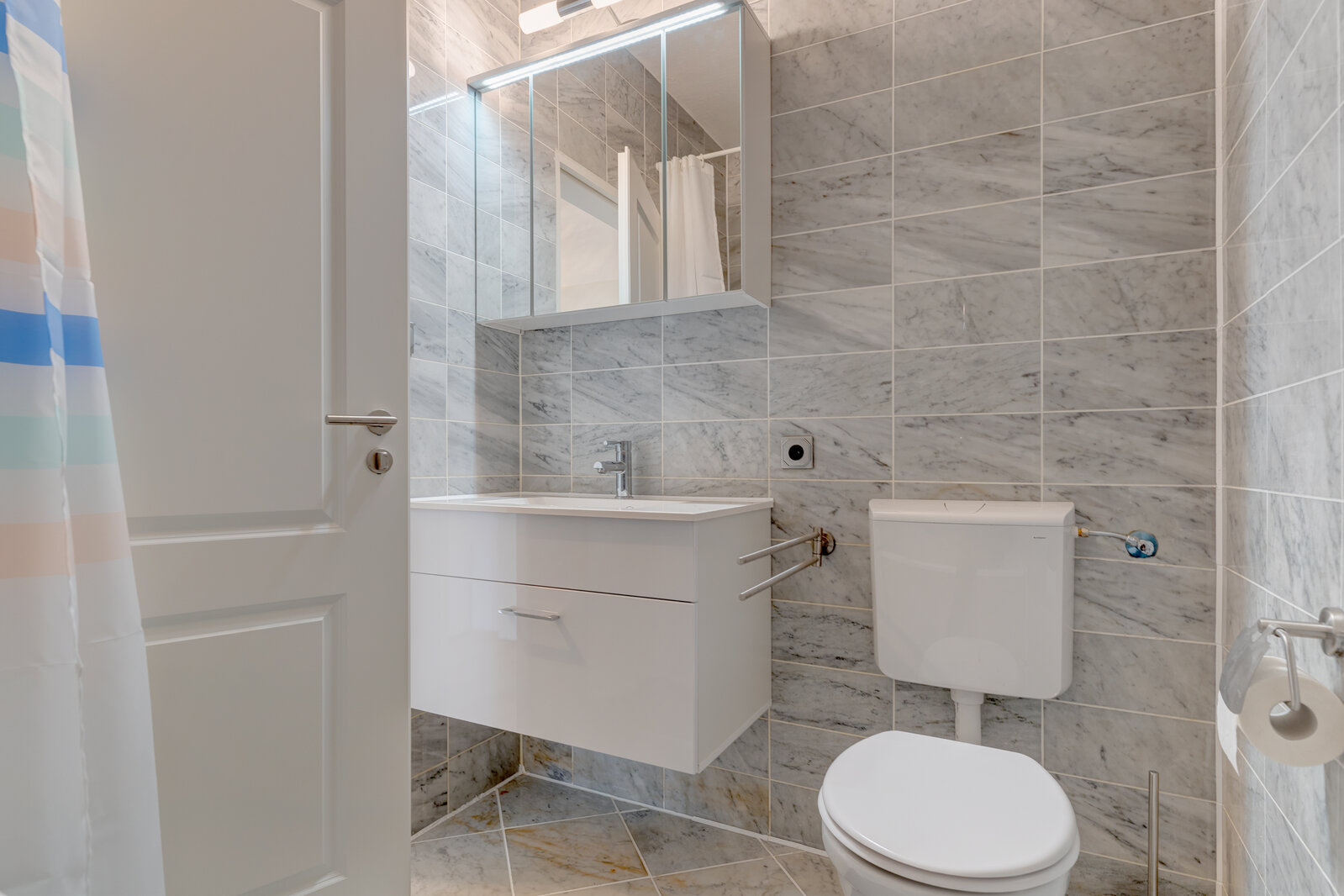Beautifully furnished apartment in Oberföhring - Photo 3