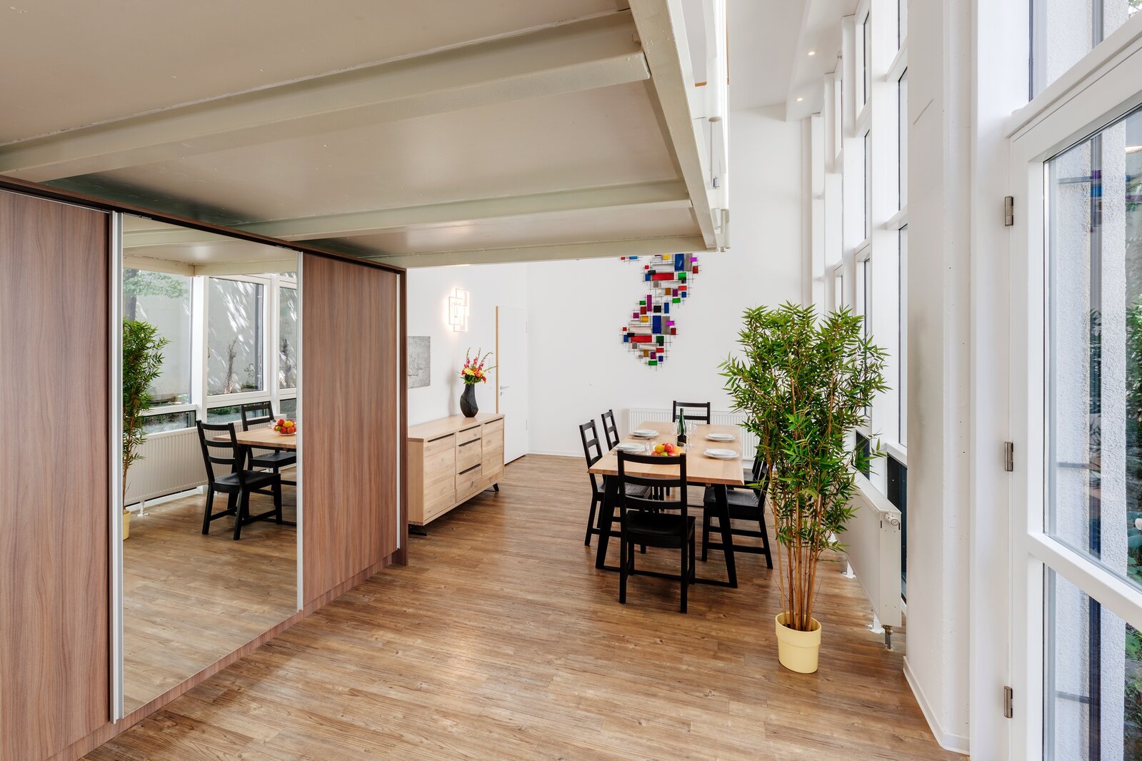 Light-flooded gallery apartment with terrace - Photo 5